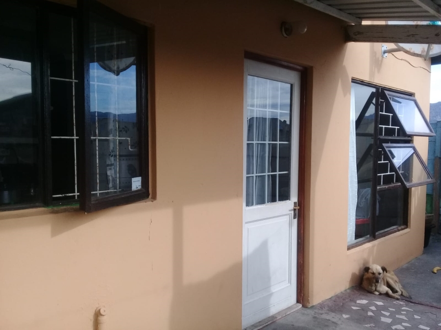 5 Bedroom Property for Sale in Lavender Hill Western Cape